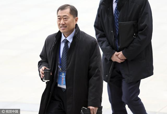 老师掀起裙子让我把j放进去